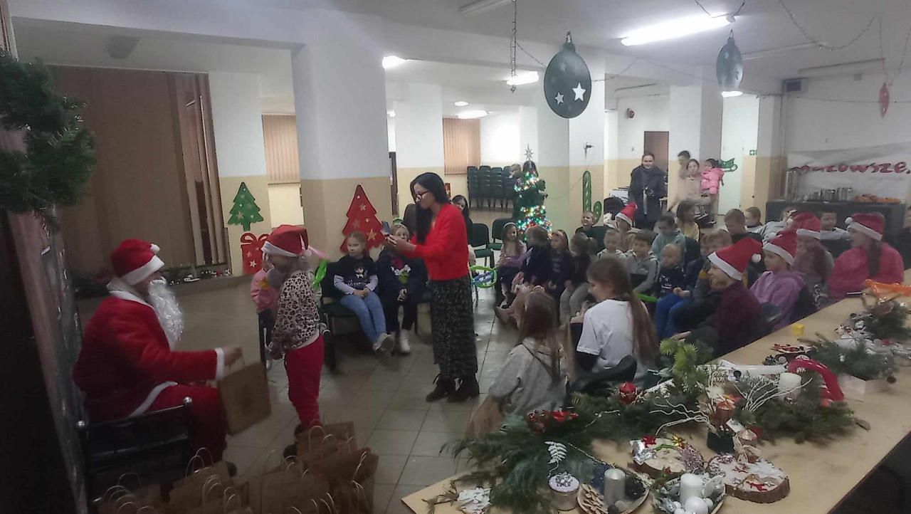 Kurpiowskie Podchody w Mikołajem w Glebie [16.12.2023] - zdjęcie #17 - eOstroleka.pl