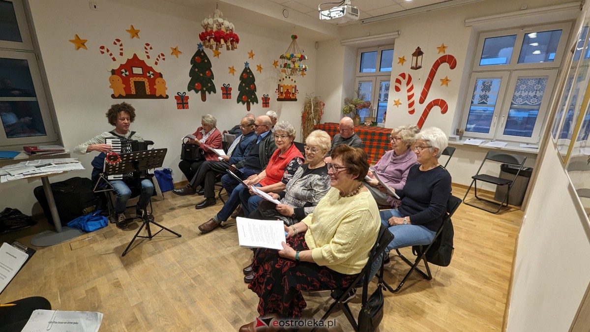 Chór O!LaLa ćwiczy kolędy i pastorałki [16.12.2023] - zdjęcie #6 - eOstroleka.pl