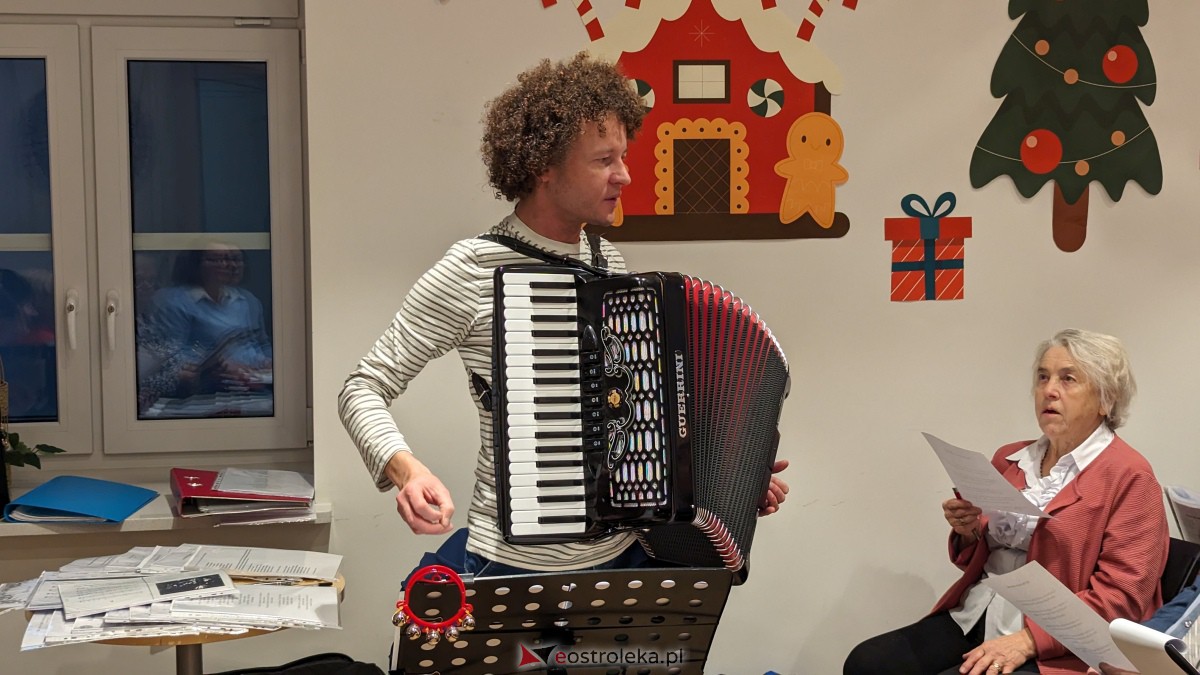Chór O!LaLa ćwiczy kolędy i pastorałki [16.12.2023] - zdjęcie #3 - eOstroleka.pl