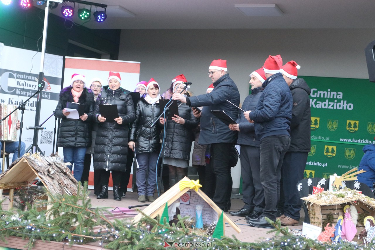 Jarmark Bożonarodzeniowy w Kadzidle [16.12.2023] - zdjęcie #87 - eOstroleka.pl