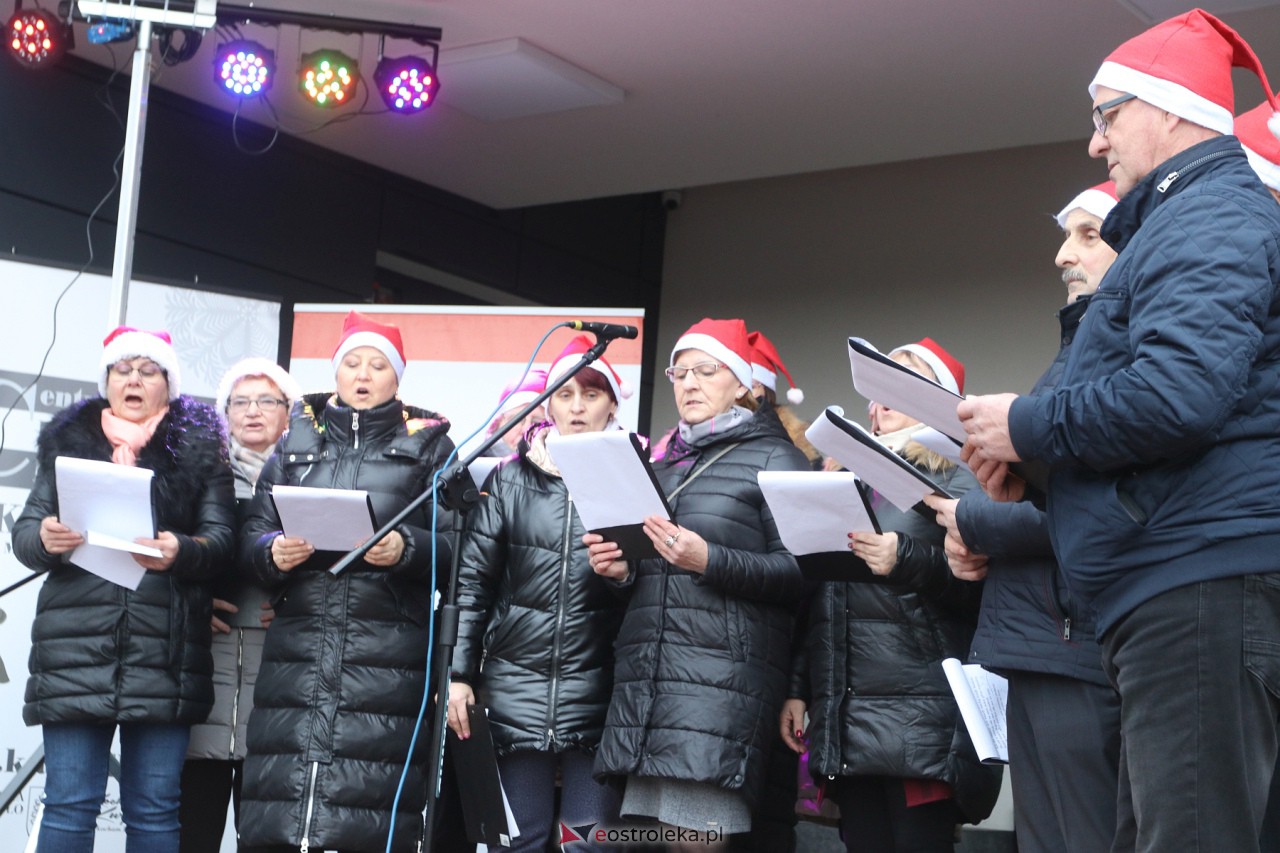 Jarmark Bożonarodzeniowy w Kadzidle [16.12.2023] - zdjęcie #84 - eOstroleka.pl