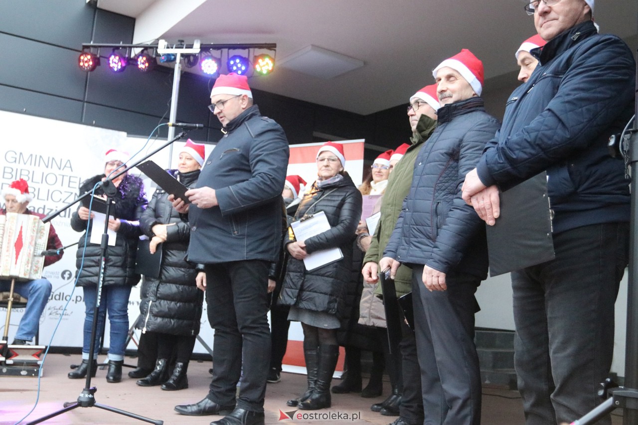 Jarmark Bożonarodzeniowy w Kadzidle [16.12.2023] - zdjęcie #24 - eOstroleka.pl