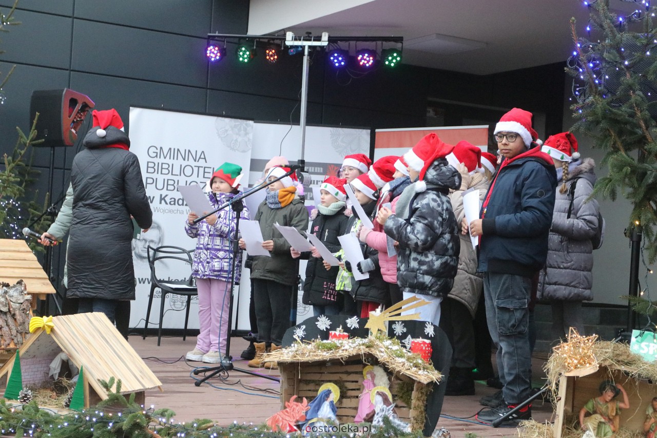 Jarmark Bożonarodzeniowy w Kadzidle [16.12.2023] - zdjęcie #26 - eOstroleka.pl