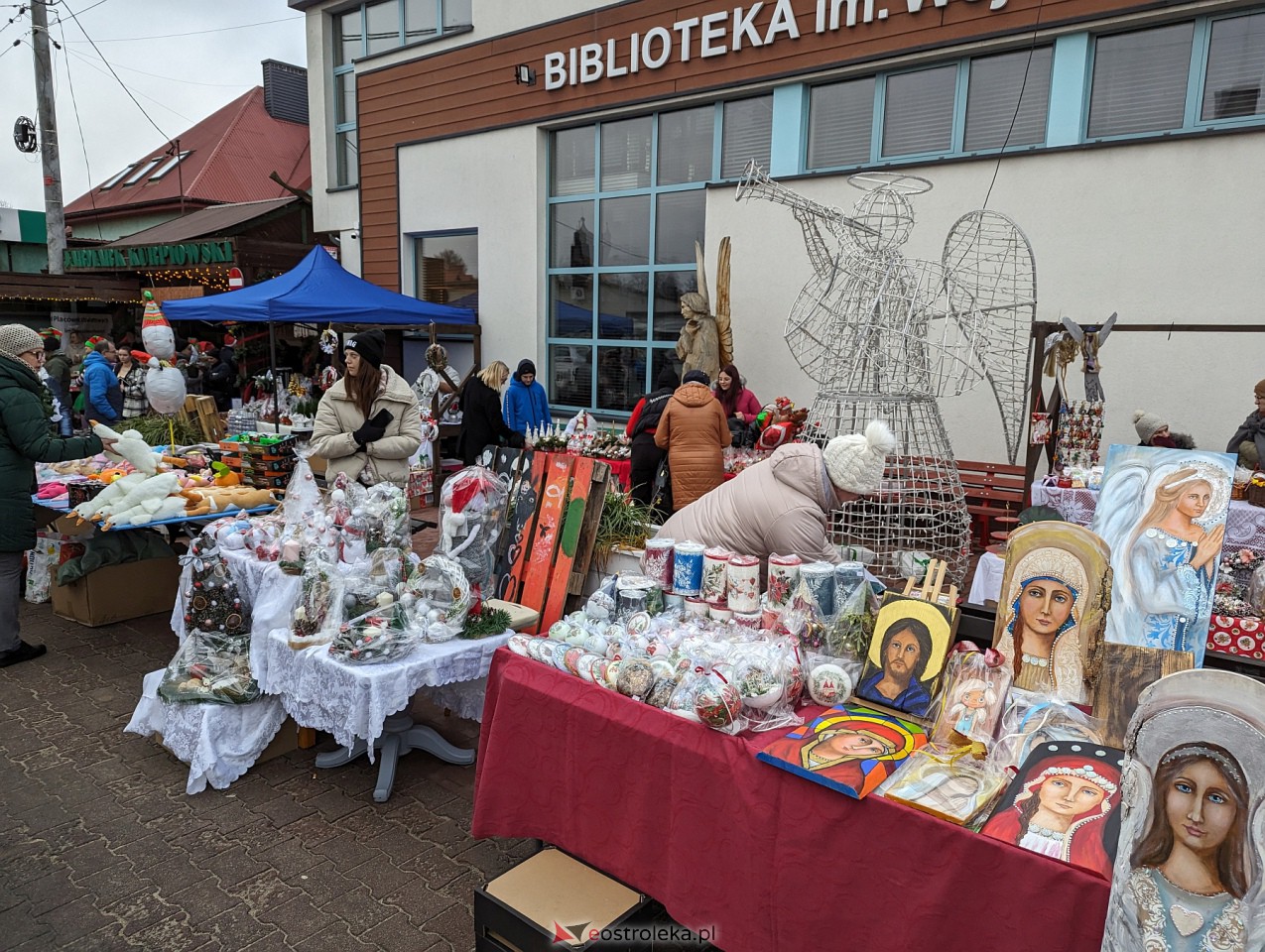 Jarmark Bożonarodzeniowy w Kadzidle [16.12.2023] - zdjęcie #30 - eOstroleka.pl