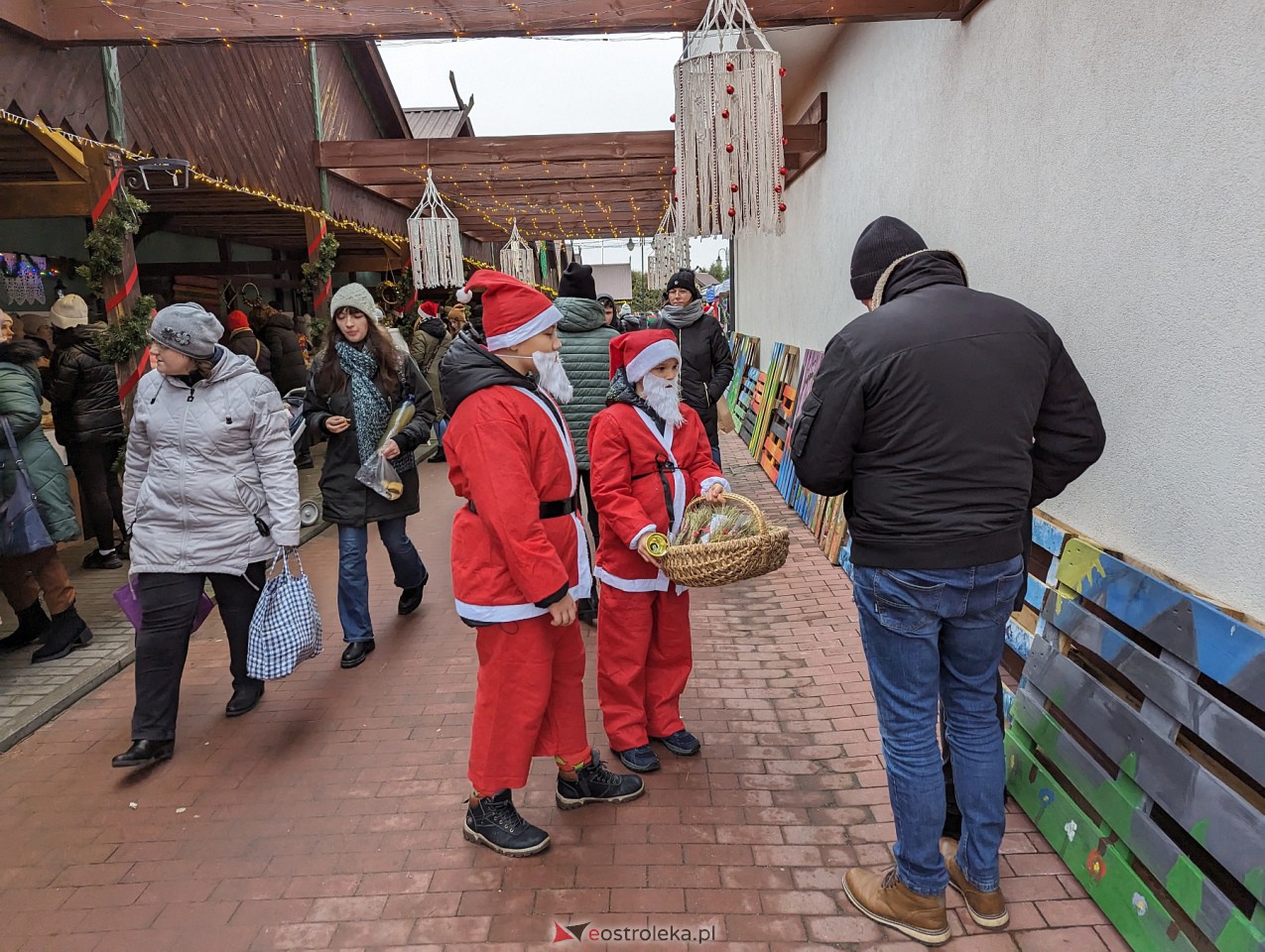 Jarmark Bożonarodzeniowy w Kadzidle [16.12.2023] - zdjęcie #32 - eOstroleka.pl