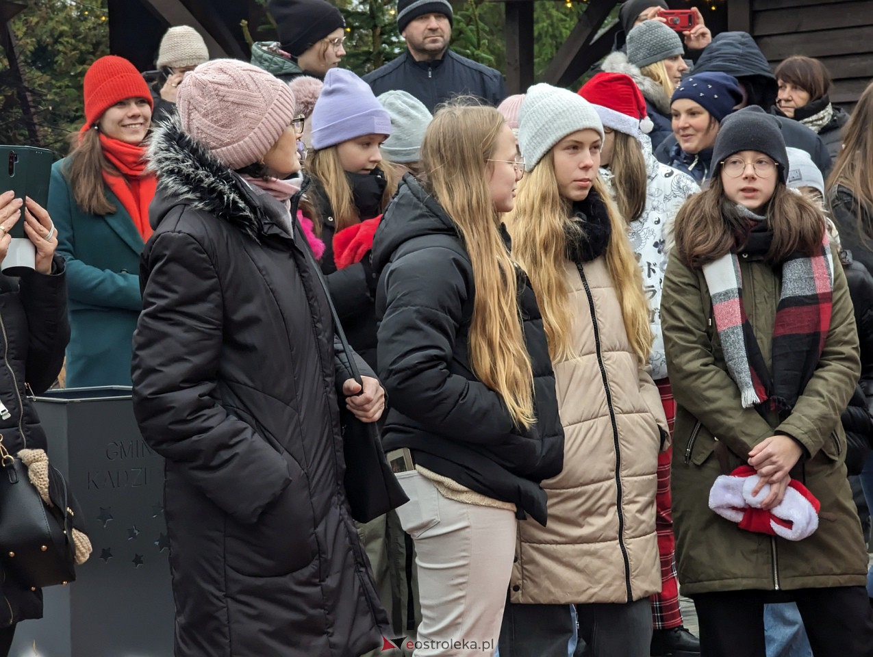 Jarmark Bożonarodzeniowy w Kadzidle [16.12.2023] - zdjęcie #19 - eOstroleka.pl