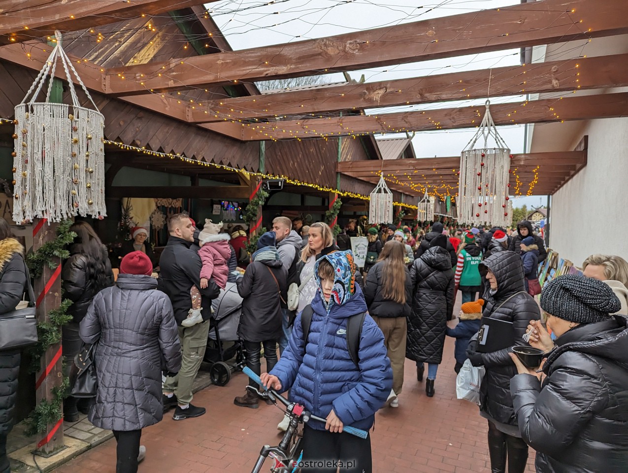 Jarmark Bożonarodzeniowy w Kadzidle [16.12.2023] - zdjęcie #9 - eOstroleka.pl