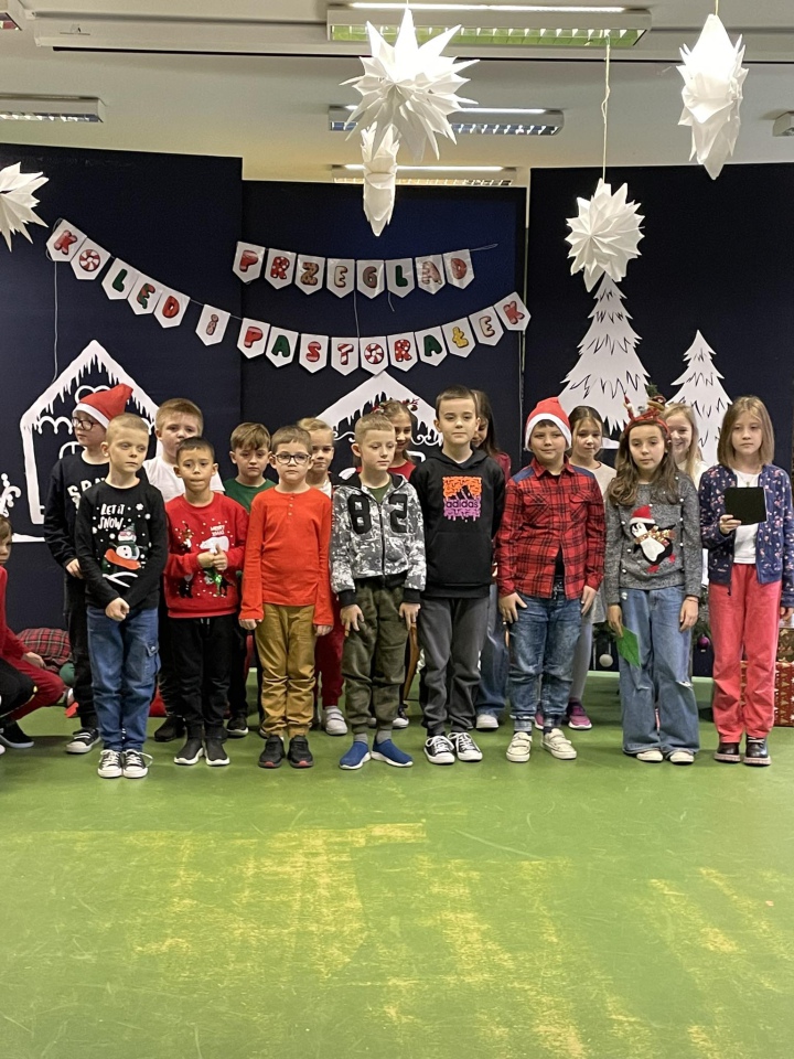 Przegląd Kolęd i Pastorałek w SP 10 w Ostrołęce [13.12.2023] - zdjęcie #15 - eOstroleka.pl
