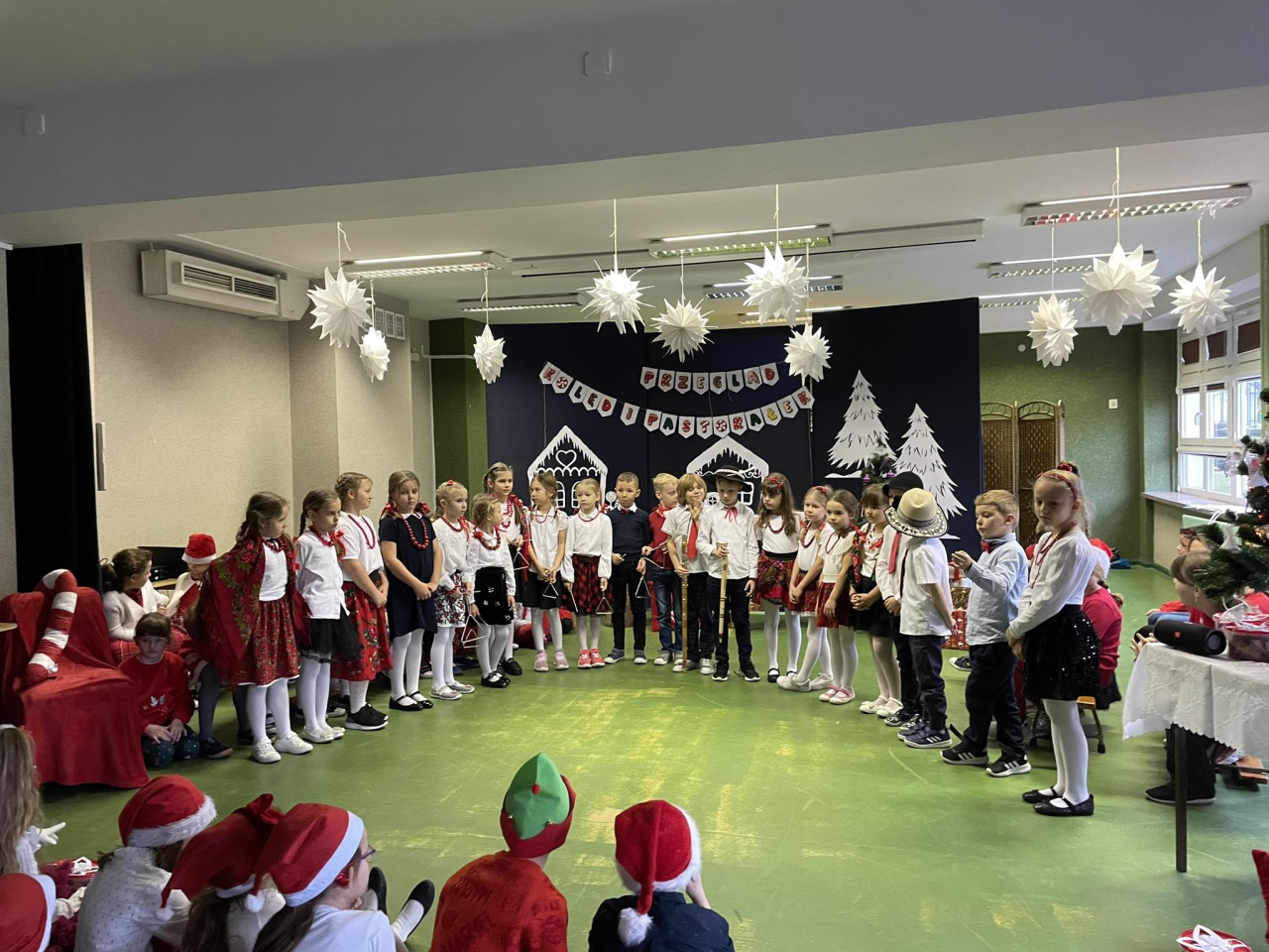 Przegląd Kolęd i Pastorałek w SP 10 w Ostrołęce [13.12.2023] - zdjęcie #10 - eOstroleka.pl
