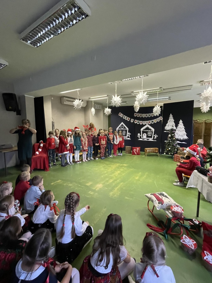 Przegląd Kolęd i Pastorałek w SP 10 w Ostrołęce [13.12.2023] - zdjęcie #3 - eOstroleka.pl