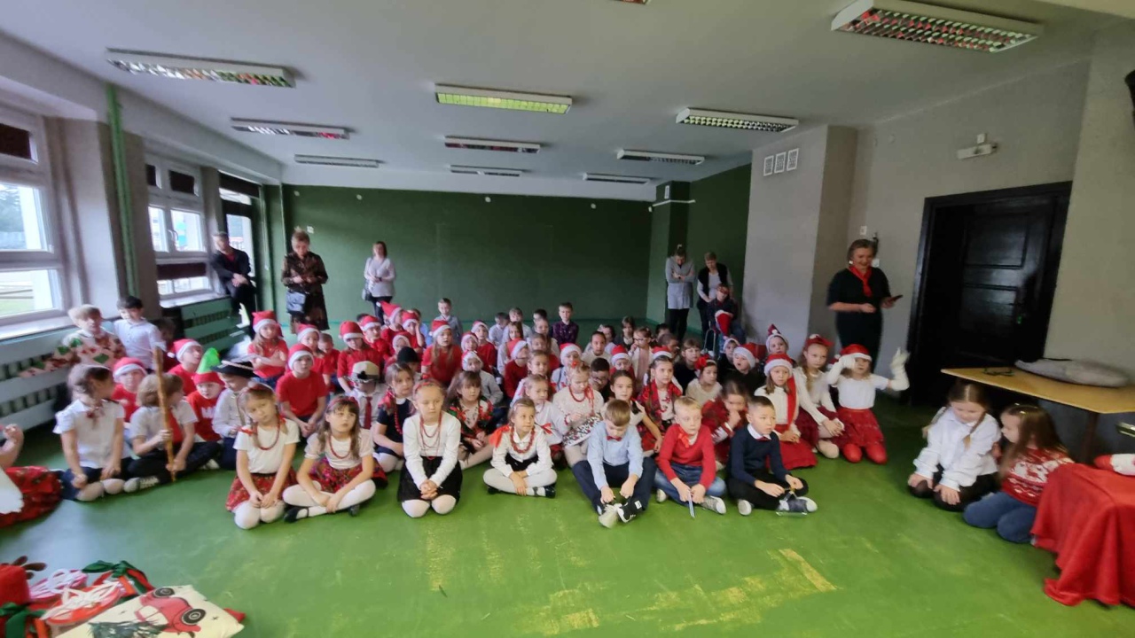Przegląd Kolęd i Pastorałek w SP 10 w Ostrołęce [13.12.2023] - zdjęcie #31 - eOstroleka.pl