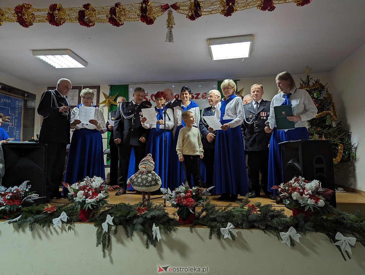 Przegląd Kolęd i pastorałek w Milewie Wielkim [16.12.2023] - zdjęcie #14 - eOstroleka.pl