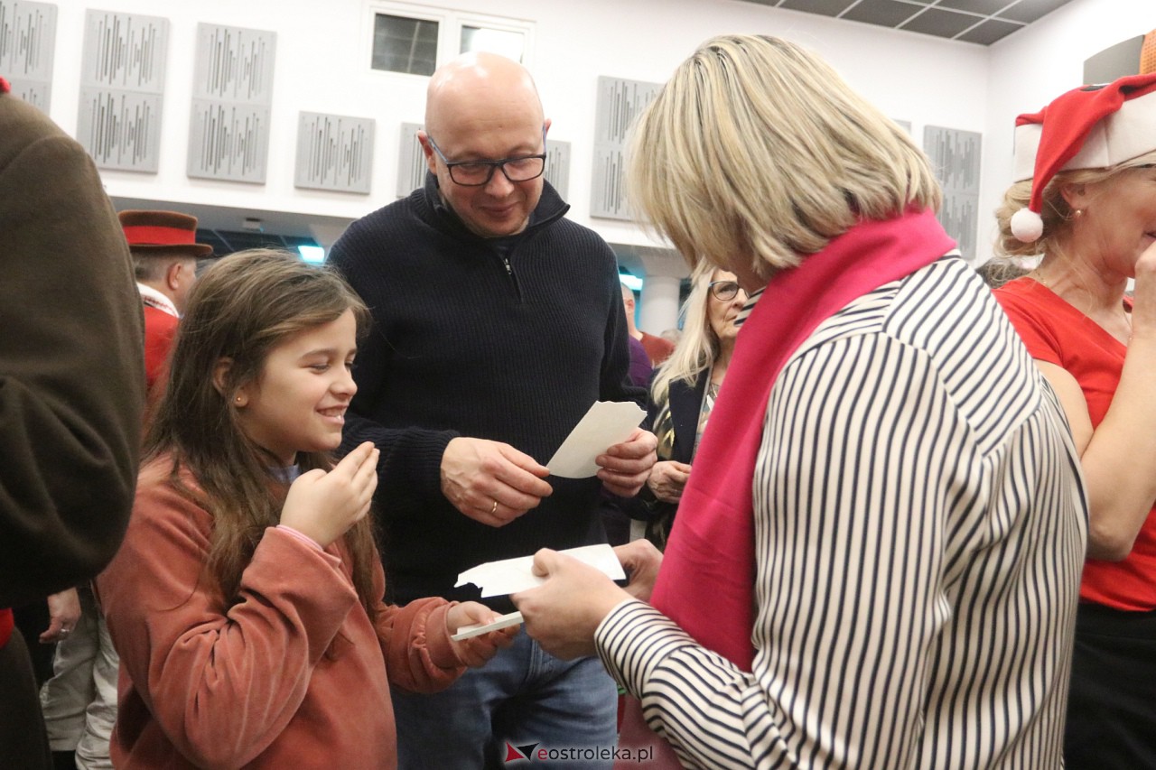 Spotkanie świąteczne w Lelisie [17.12.2023] - zdjęcie #84 - eOstroleka.pl