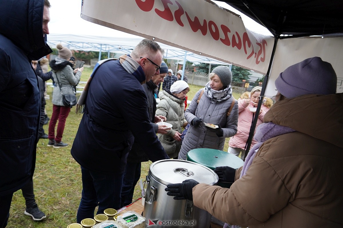 Świąteczne Smaki Kurpiowszczyzny na Osiedlu Łazek [17.12.2023] - zdjęcie #54 - eOstroleka.pl