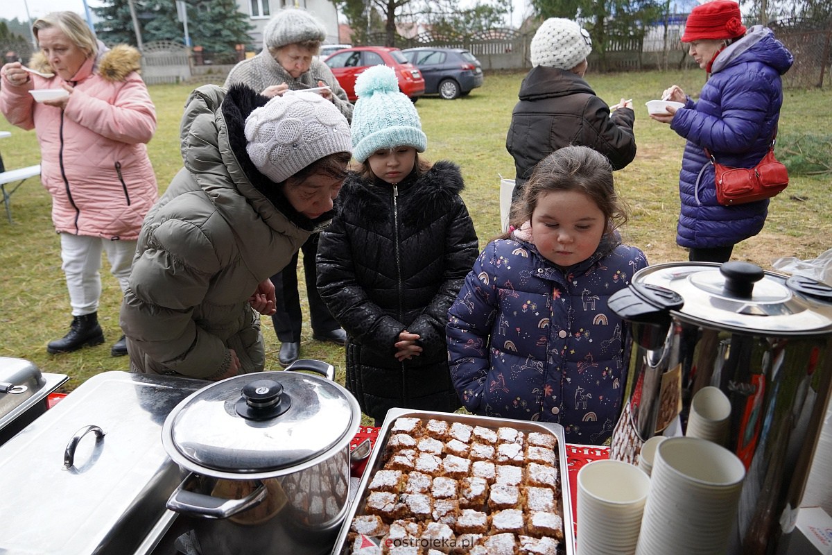 Świąteczne Smaki Kurpiowszczyzny na Osiedlu Łazek [17.12.2023] - zdjęcie #51 - eOstroleka.pl