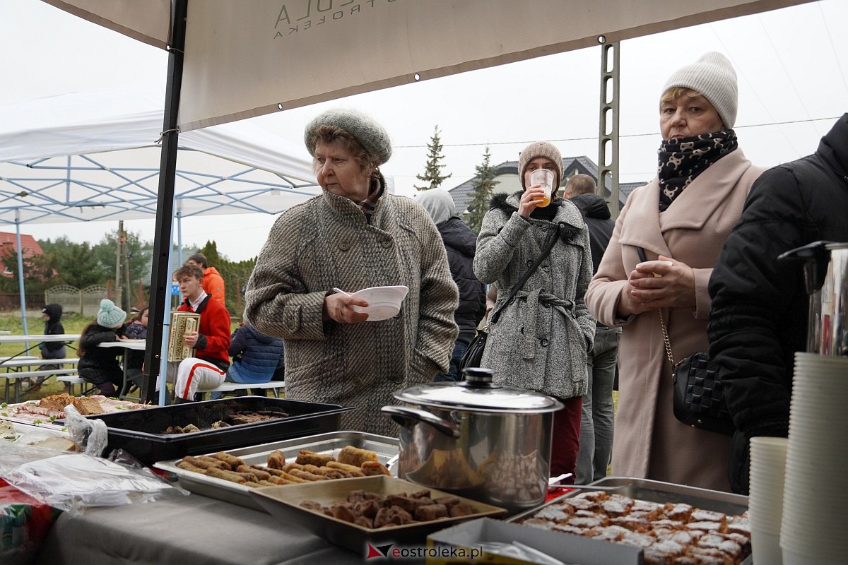 Świąteczne Smaki Kurpiowszczyzny na Osiedlu Łazek [17.12.2023] - zdjęcie #55 - eOstroleka.pl