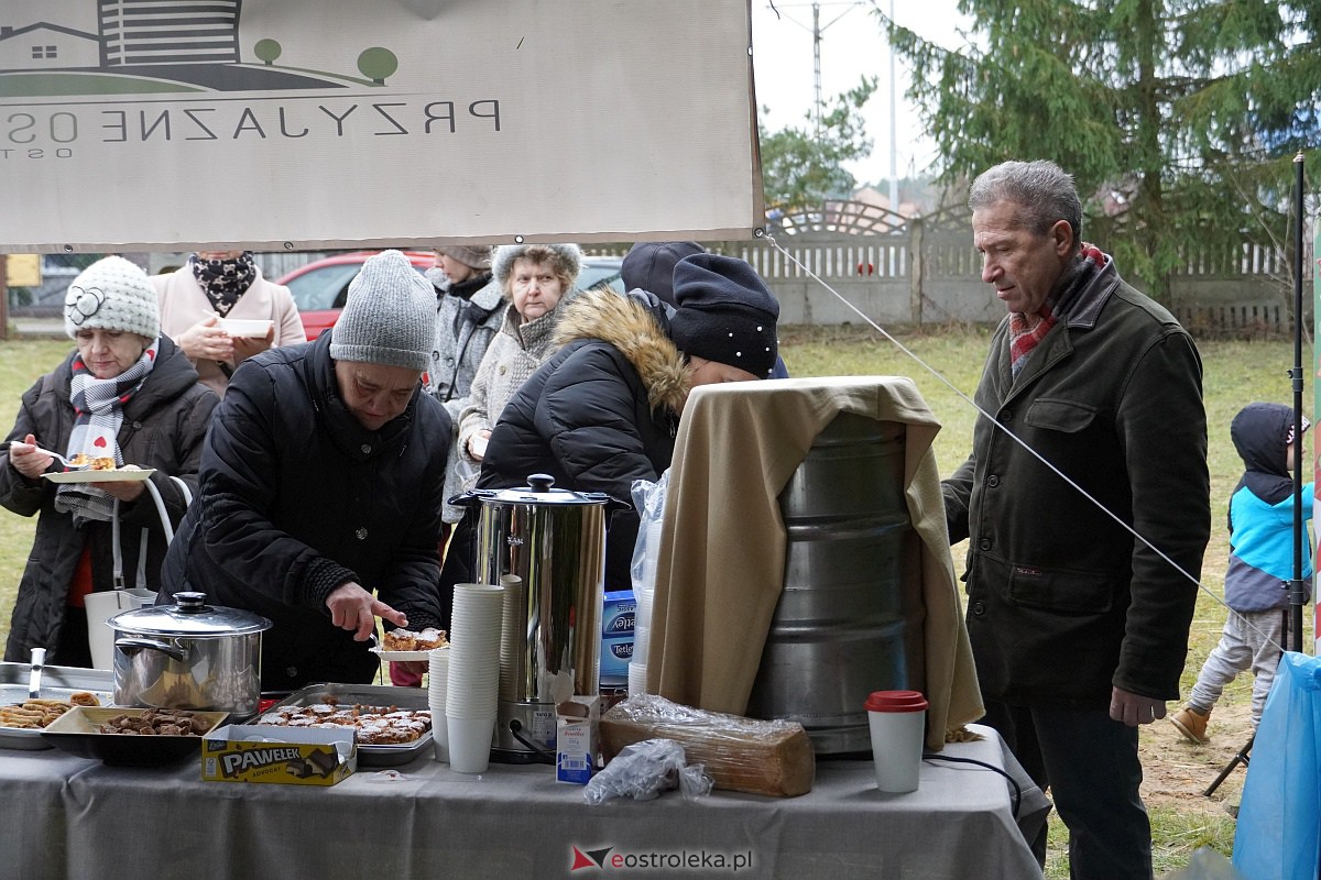 Świąteczne Smaki Kurpiowszczyzny na Osiedlu Łazek [17.12.2023] - zdjęcie #57 - eOstroleka.pl