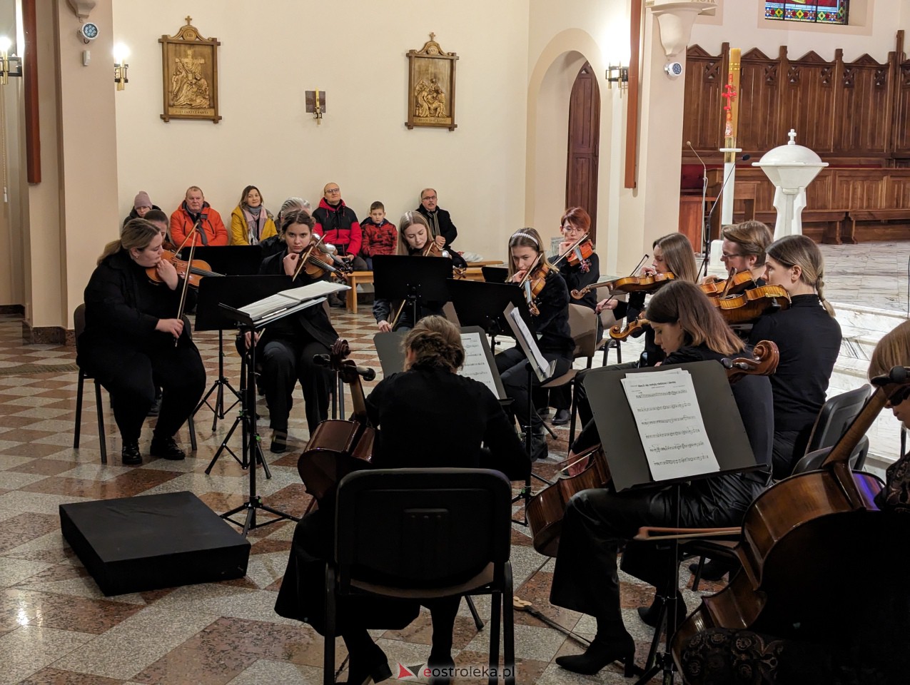 Koncert Ostrołęckiej Orkiestry Kameralnej [17.12.2023] - zdjęcie #2 - eOstroleka.pl