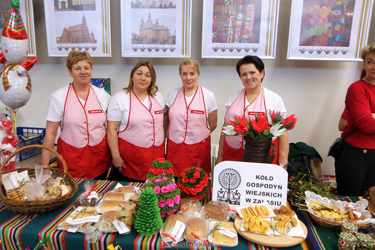 Jarmark Bożonarodzeniowy w Łysych [17.12.2023] - zdjęcie #43 - eOstroleka.pl