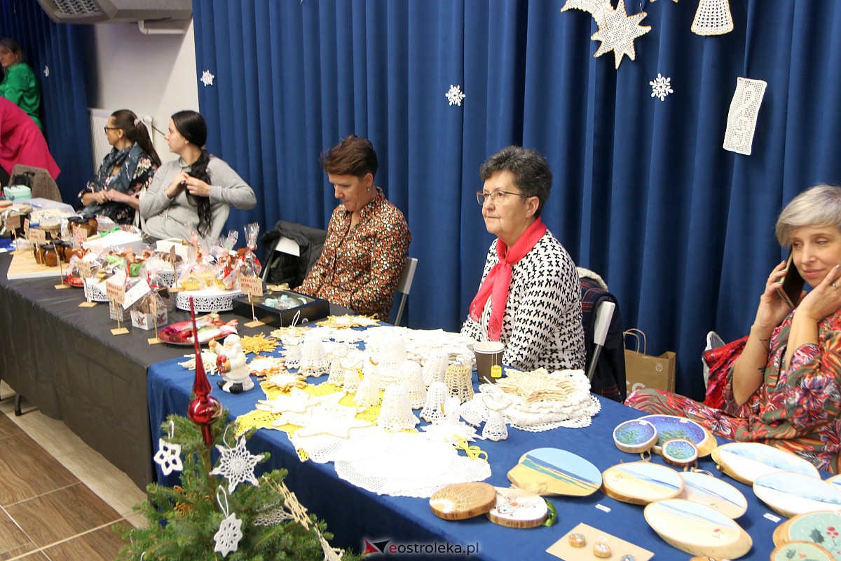 Jarmark Bożonarodzeniowy w Łysych [17.12.2023] - zdjęcie #28 - eOstroleka.pl