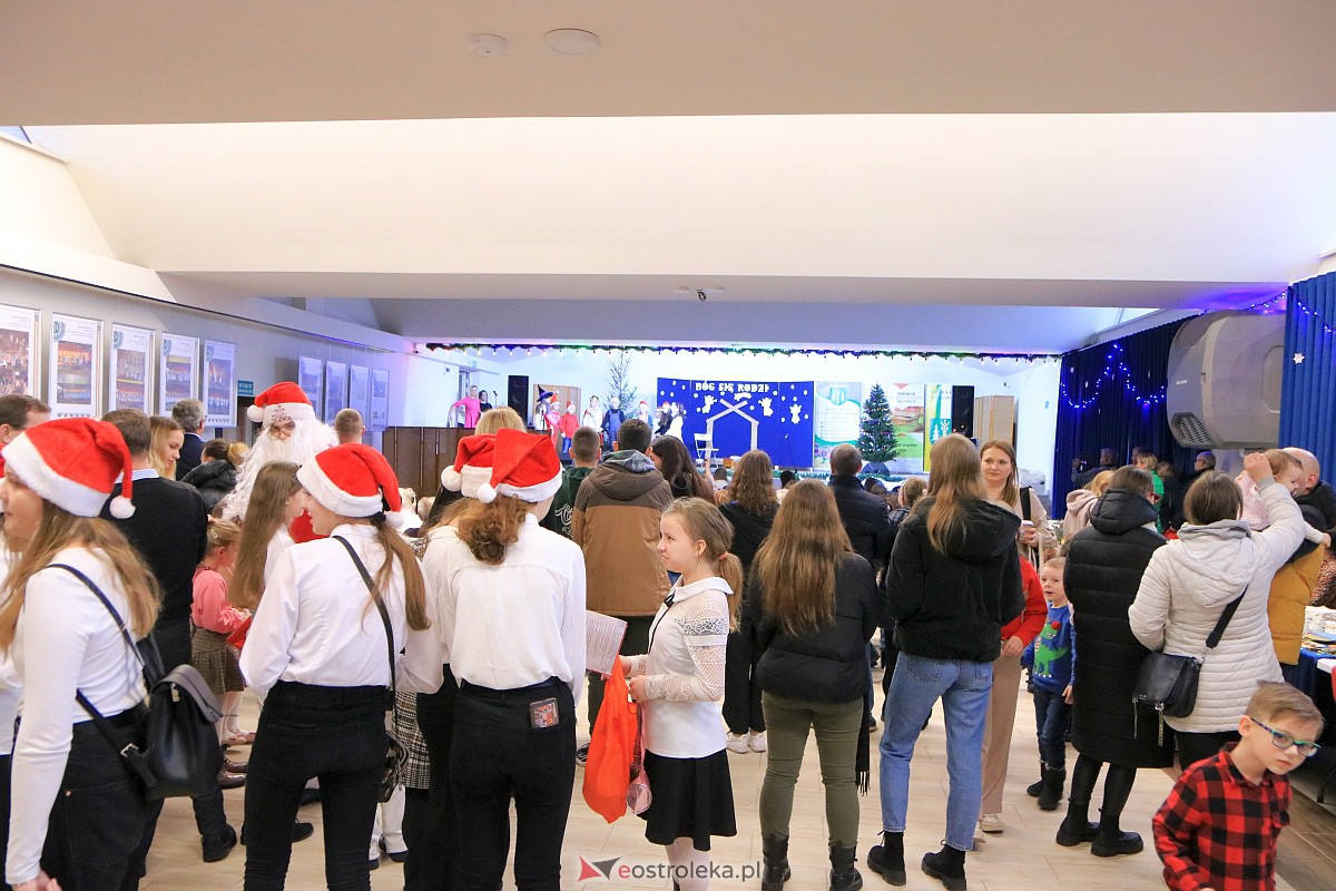 Jarmark Bożonarodzeniowy w Łysych [17.12.2023] - zdjęcie #4 - eOstroleka.pl