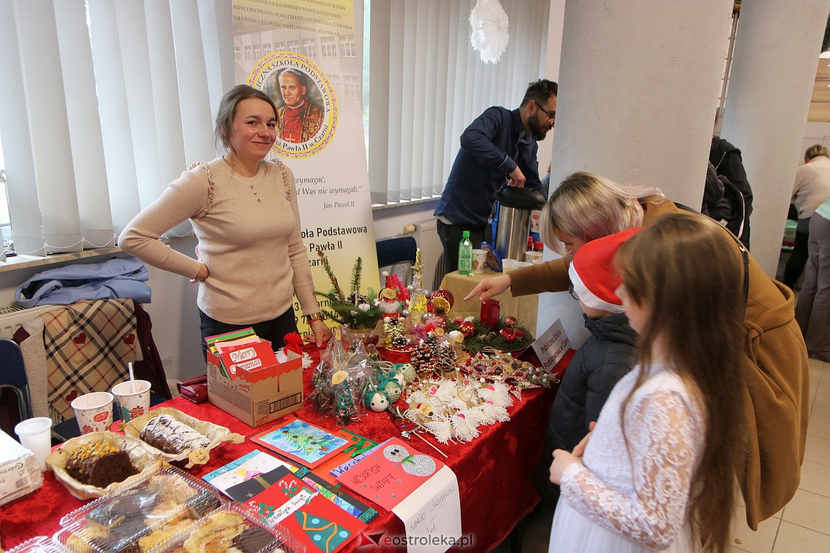 Jarmark Bożonarodzeniowy w Czarni [17.12.2023] - zdjęcie #37 - eOstroleka.pl