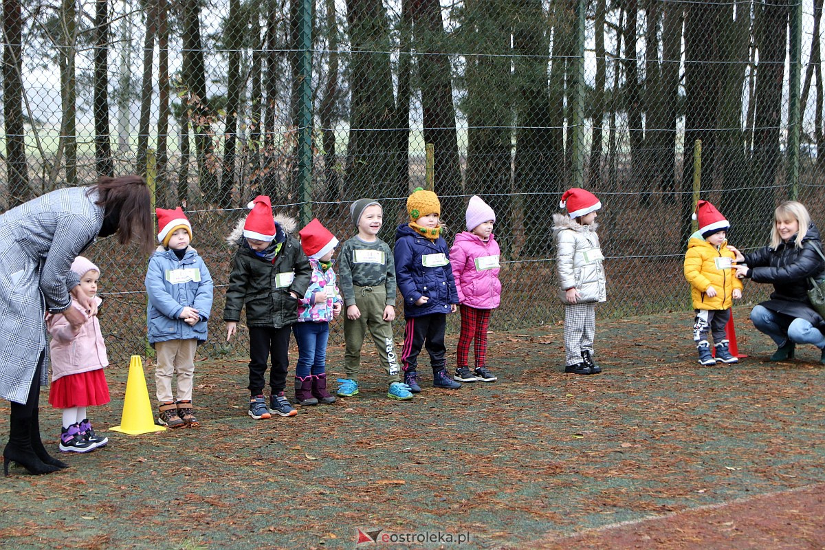 Jarmark Bożonarodzeniowy w Czarni [17.12.2023] - zdjęcie #22 - eOstroleka.pl