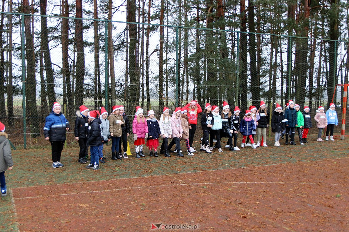 Jarmark Bożonarodzeniowy w Czarni [17.12.2023] - zdjęcie #21 - eOstroleka.pl