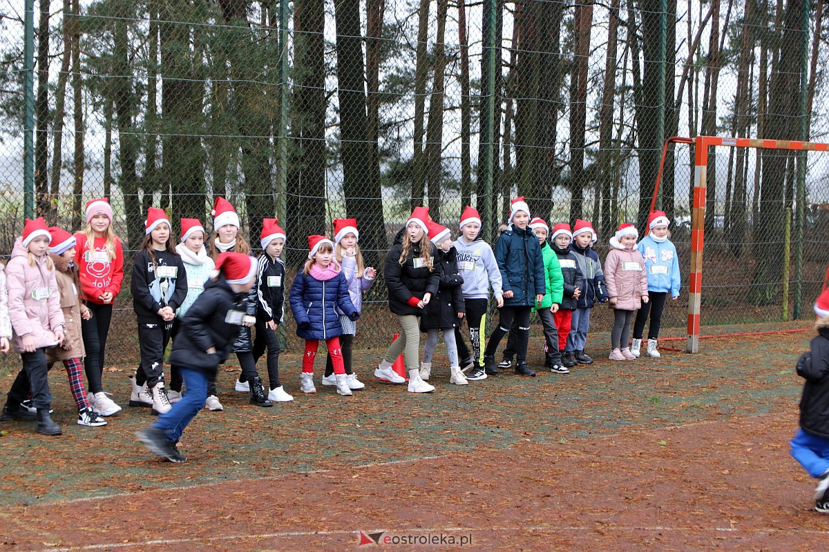 Jarmark Bożonarodzeniowy w Czarni [17.12.2023] - zdjęcie #18 - eOstroleka.pl