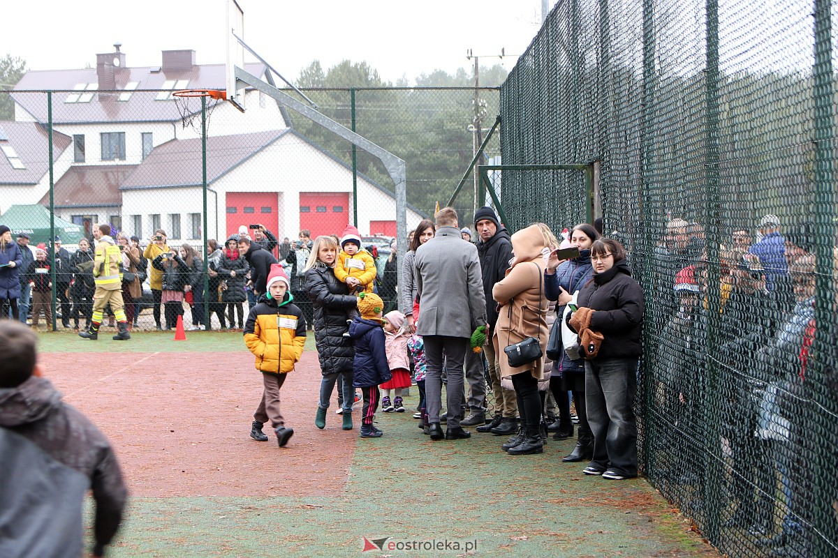 Jarmark Bożonarodzeniowy w Czarni [17.12.2023] - zdjęcie #16 - eOstroleka.pl