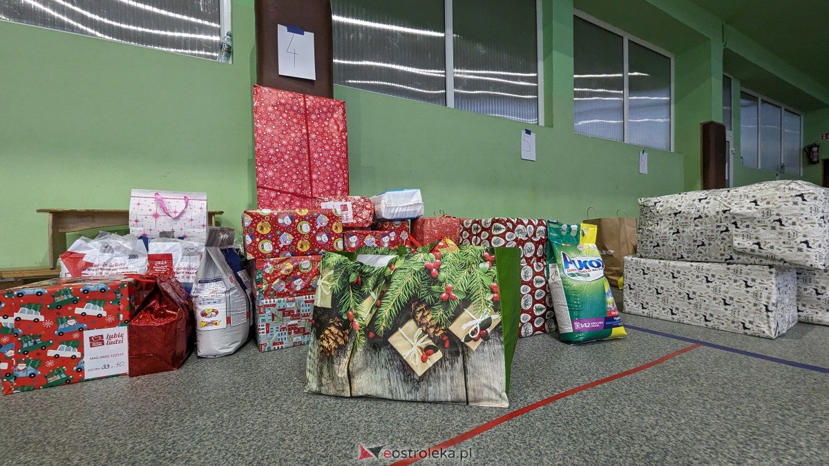 23. finał Szlachetnej Paczki w Ostrołęce [17.12.2023] - zdjęcie #22 - eOstroleka.pl
