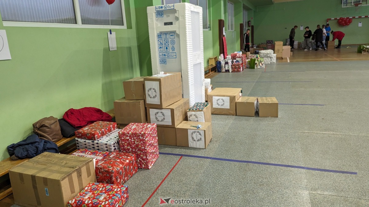 23. finał Szlachetnej Paczki w Ostrołęce [17.12.2023] - zdjęcie #12 - eOstroleka.pl