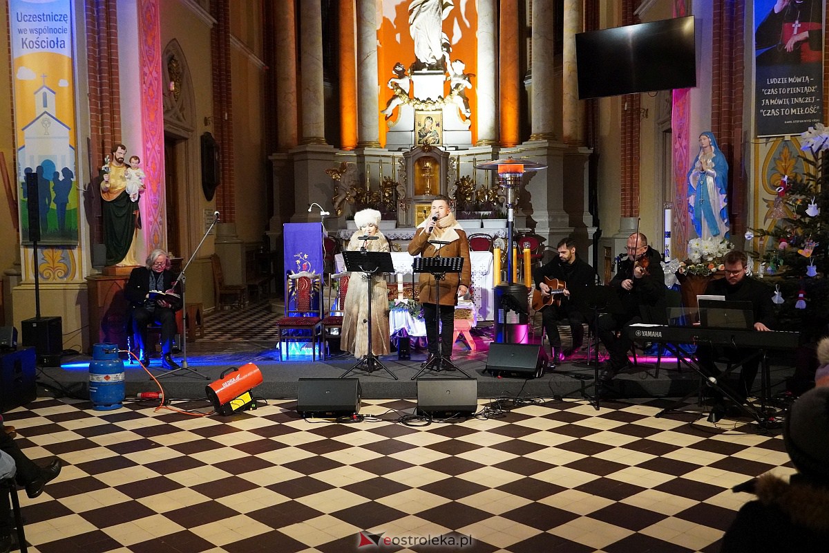 Koncert Bożonarodzeniowy w Rzekuniu [17.12.2023] - zdjęcie #20 - eOstroleka.pl