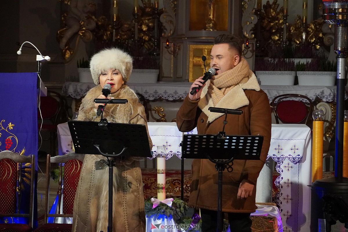 Koncert Bożonarodzeniowy w Rzekuniu [17.12.2023] - zdjęcie #18 - eOstroleka.pl