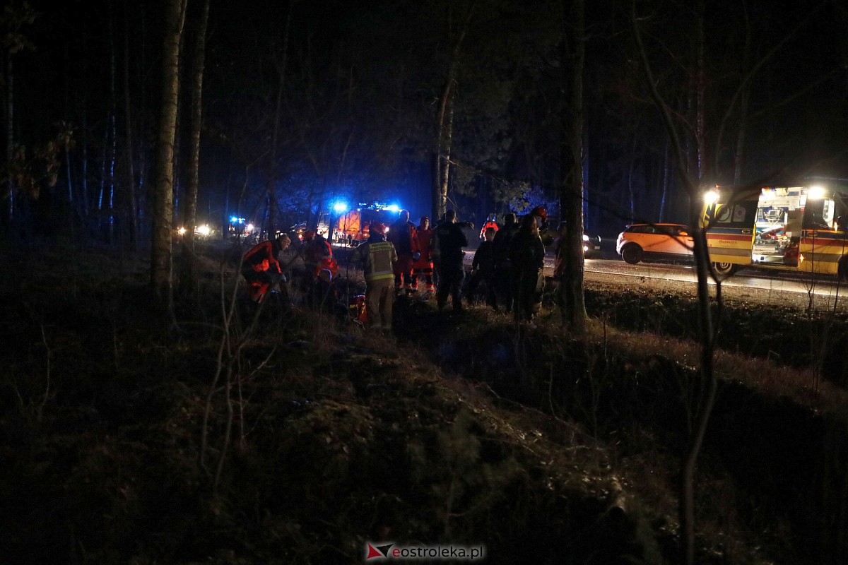 Wypadek w Łodziskach [17.12.2023] - zdjęcie #25 - eOstroleka.pl