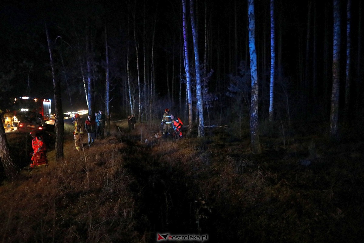 Wypadek w Łodziskach [17.12.2023] - zdjęcie #13 - eOstroleka.pl