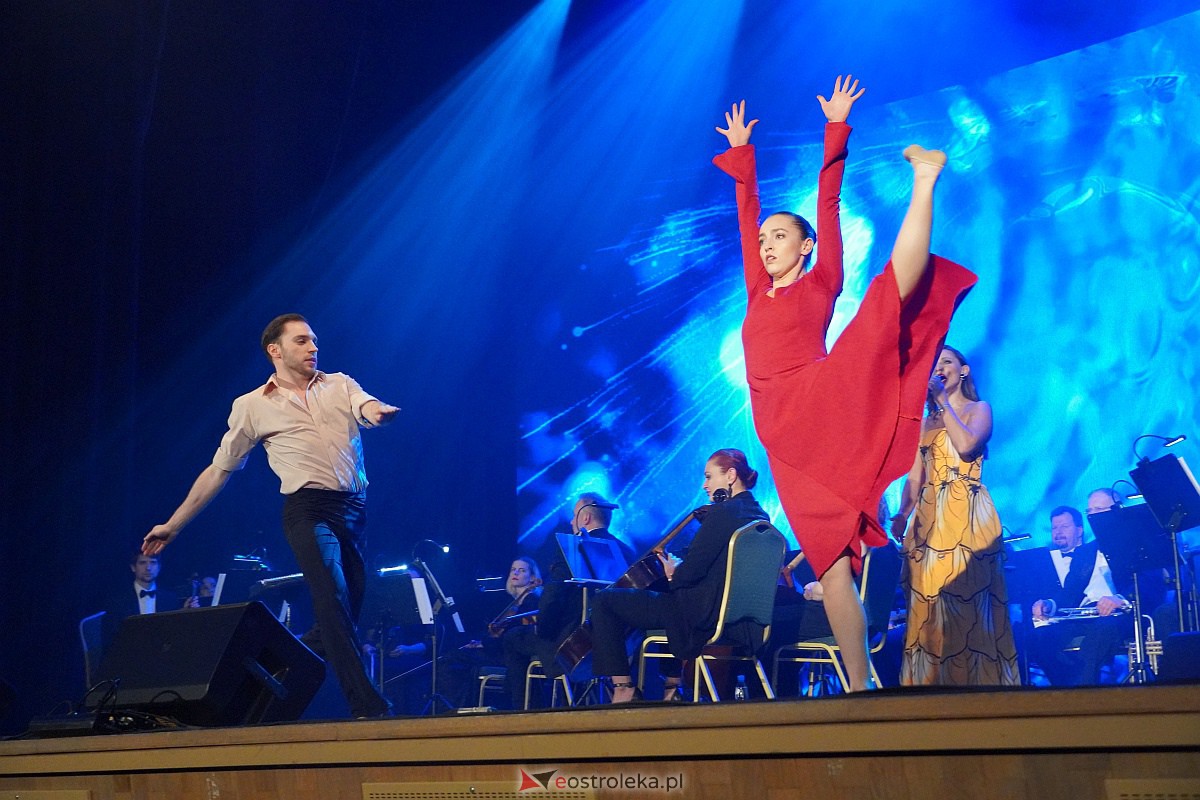 „Niezwykli jak Jan Kiepura”: piękny koncert z okazji 25-lecia Mazowsza [18.12.2023] - zdjęcie #38 - eOstroleka.pl