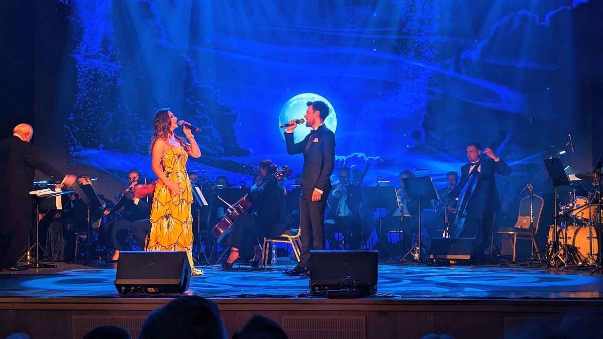 „Niezwykli jak Jan Kiepura”: piękny koncert z okazji 25-lecia Mazowsza [18.12.2023] - zdjęcie #28 - eOstroleka.pl