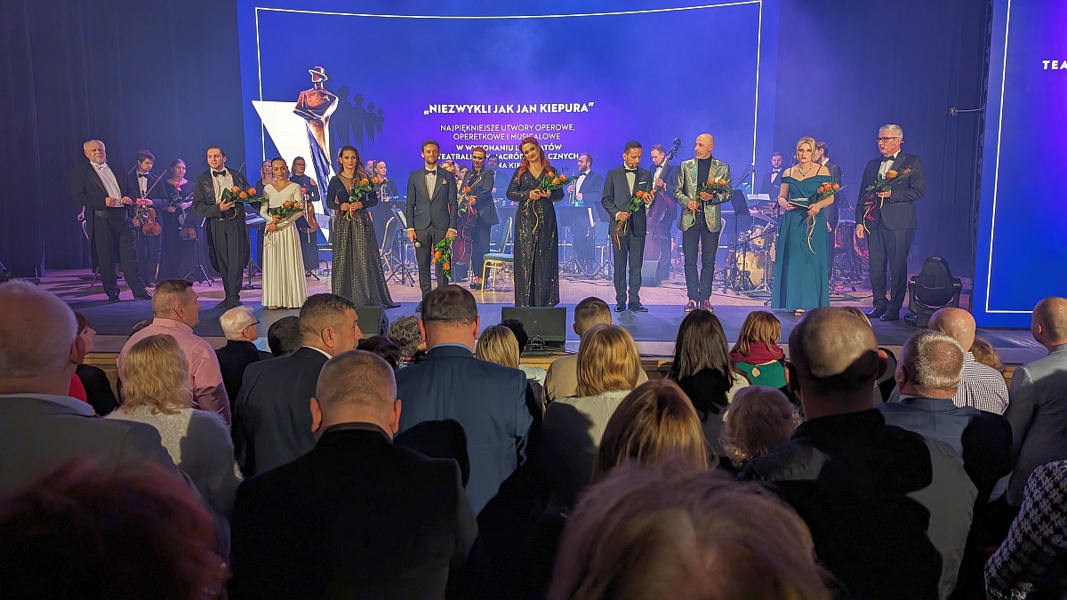 „Niezwykli jak Jan Kiepura”: piękny koncert z okazji 25-lecia Mazowsza [18.12.2023] - zdjęcie #7 - eOstroleka.pl