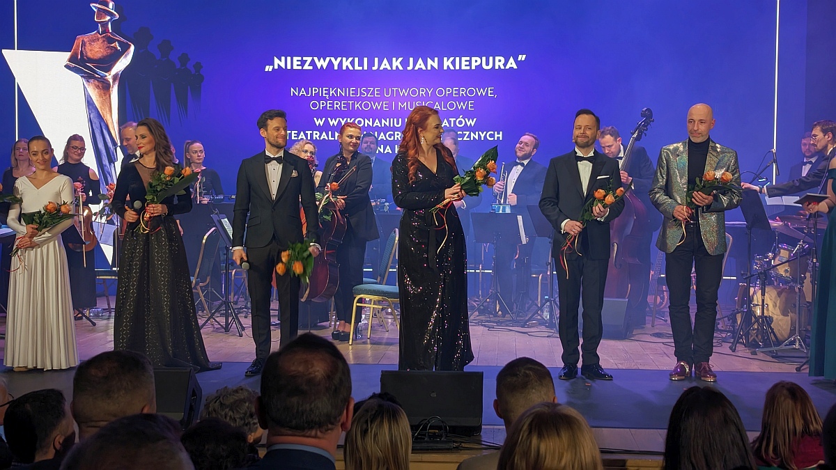 „Niezwykli jak Jan Kiepura”: piękny koncert z okazji 25-lecia Mazowsza [18.12.2023] - zdjęcie #6 - eOstroleka.pl