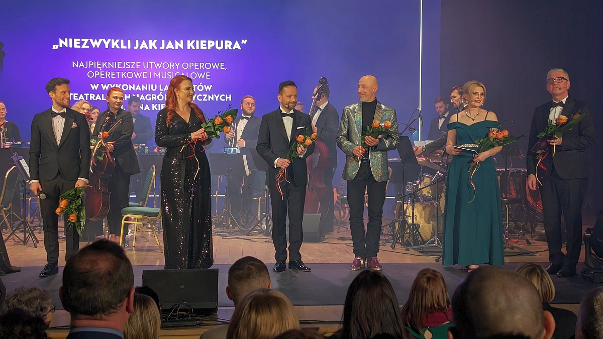 „Niezwykli jak Jan Kiepura”: piękny koncert z okazji 25-lecia Mazowsza [18.12.2023] - zdjęcie #5 - eOstroleka.pl
