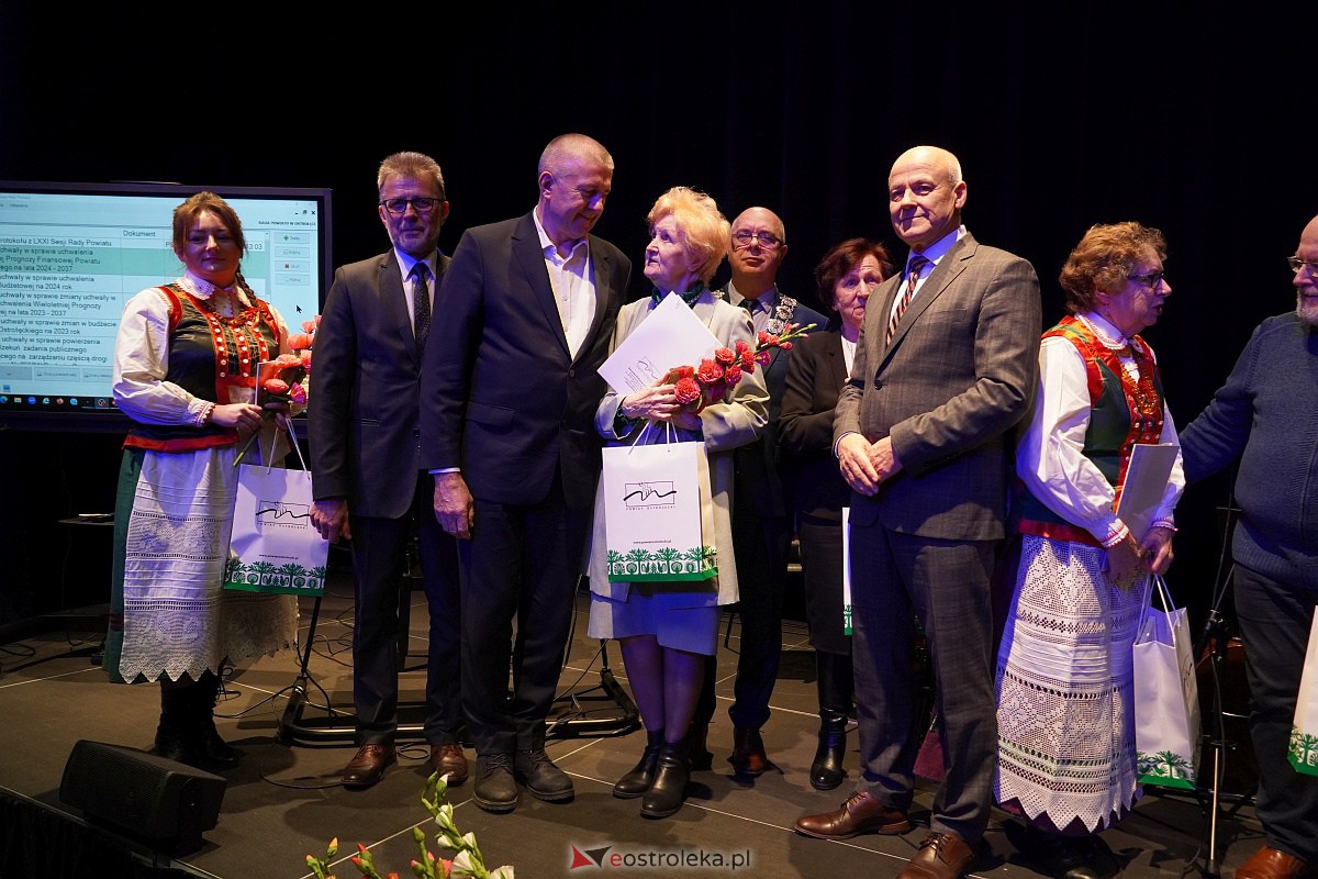 Sesja Rady Powiatu w Ostrołęce [19.12.2023] - zdjęcie #22 - eOstroleka.pl