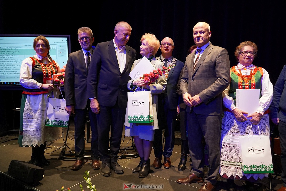 Sesja Rady Powiatu w Ostrołęce [19.12.2023] - zdjęcie #21 - eOstroleka.pl