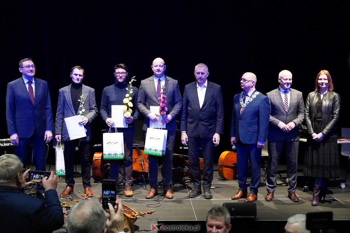 Sesja Rady Powiatu w Ostrołęce [19.12.2023] - zdjęcie #17 - eOstroleka.pl