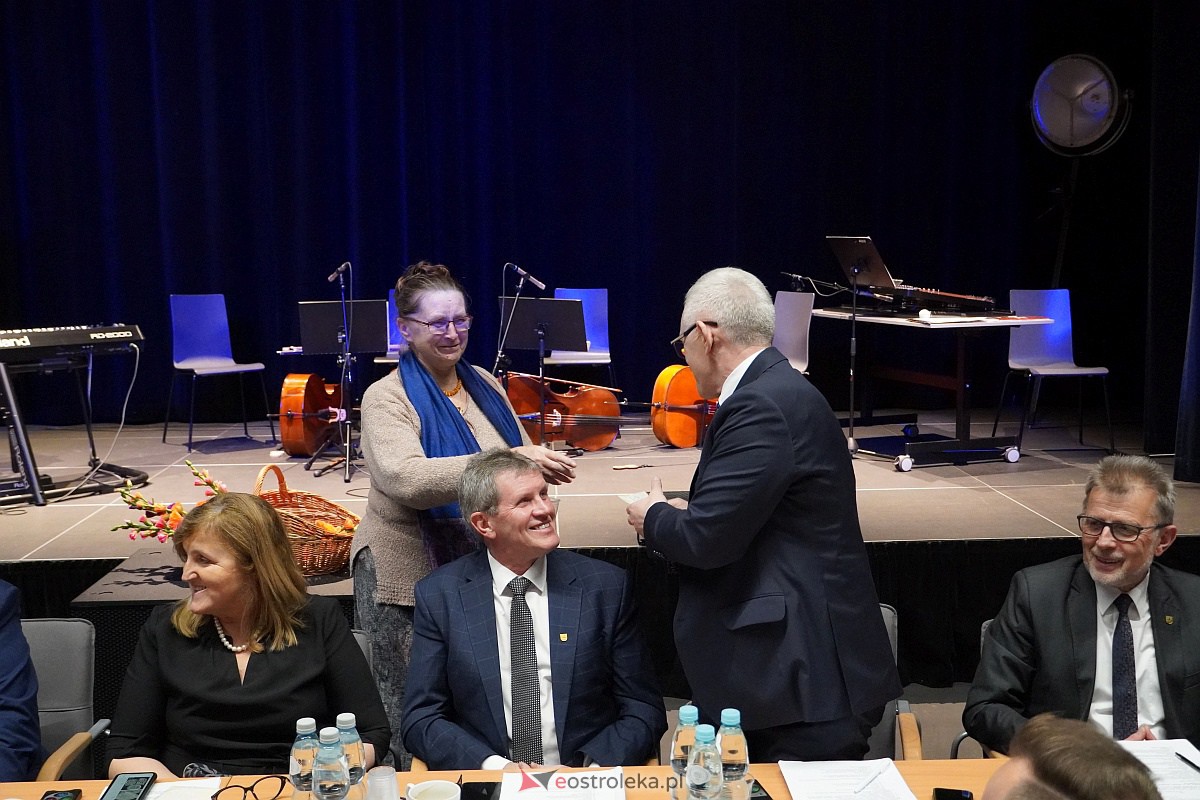 Sesja Rady Powiatu w Ostrołęce [19.12.2023] - zdjęcie #11 - eOstroleka.pl