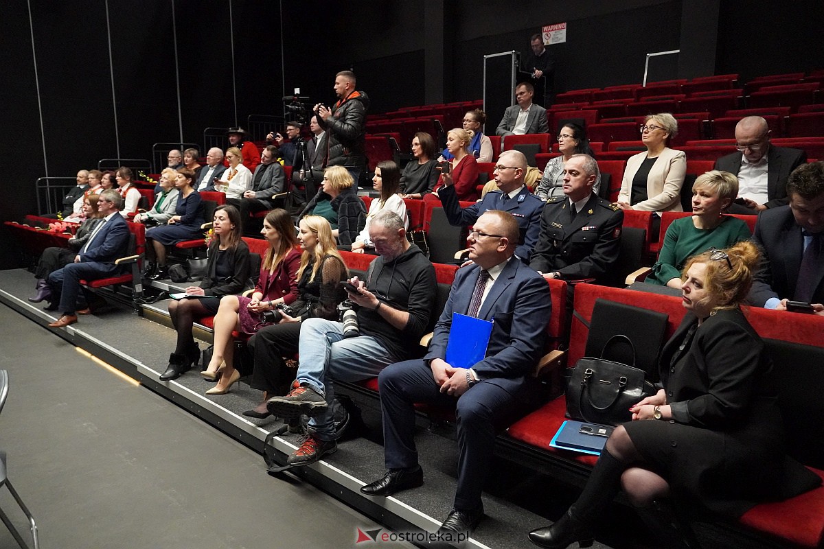 Sesja Rady Powiatu w Ostrołęce [19.12.2023] - zdjęcie #2 - eOstroleka.pl