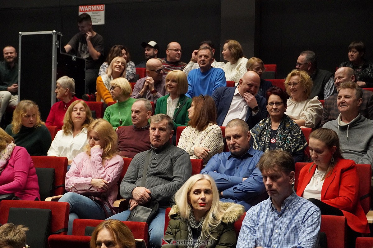 „Hejże ino dyna, dyna!” - Koncert kolęd i pastorałek w Muzeum Żołnierzy Wyklętych [19.12.2023] - zdjęcie #36 - eOstroleka.pl