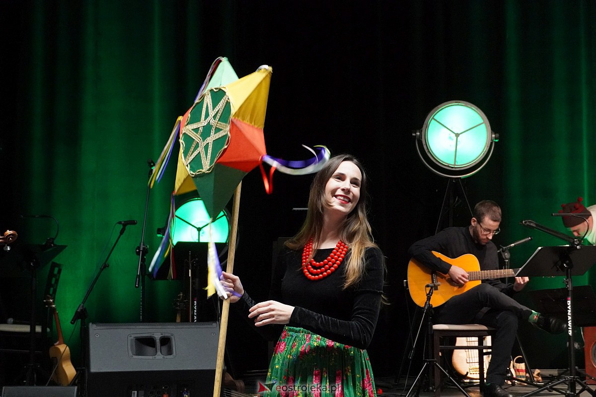 „Hejże ino dyna, dyna!” - Koncert kolęd i pastorałek w Muzeum Żołnierzy Wyklętych [19.12.2023] - zdjęcie #23 - eOstroleka.pl