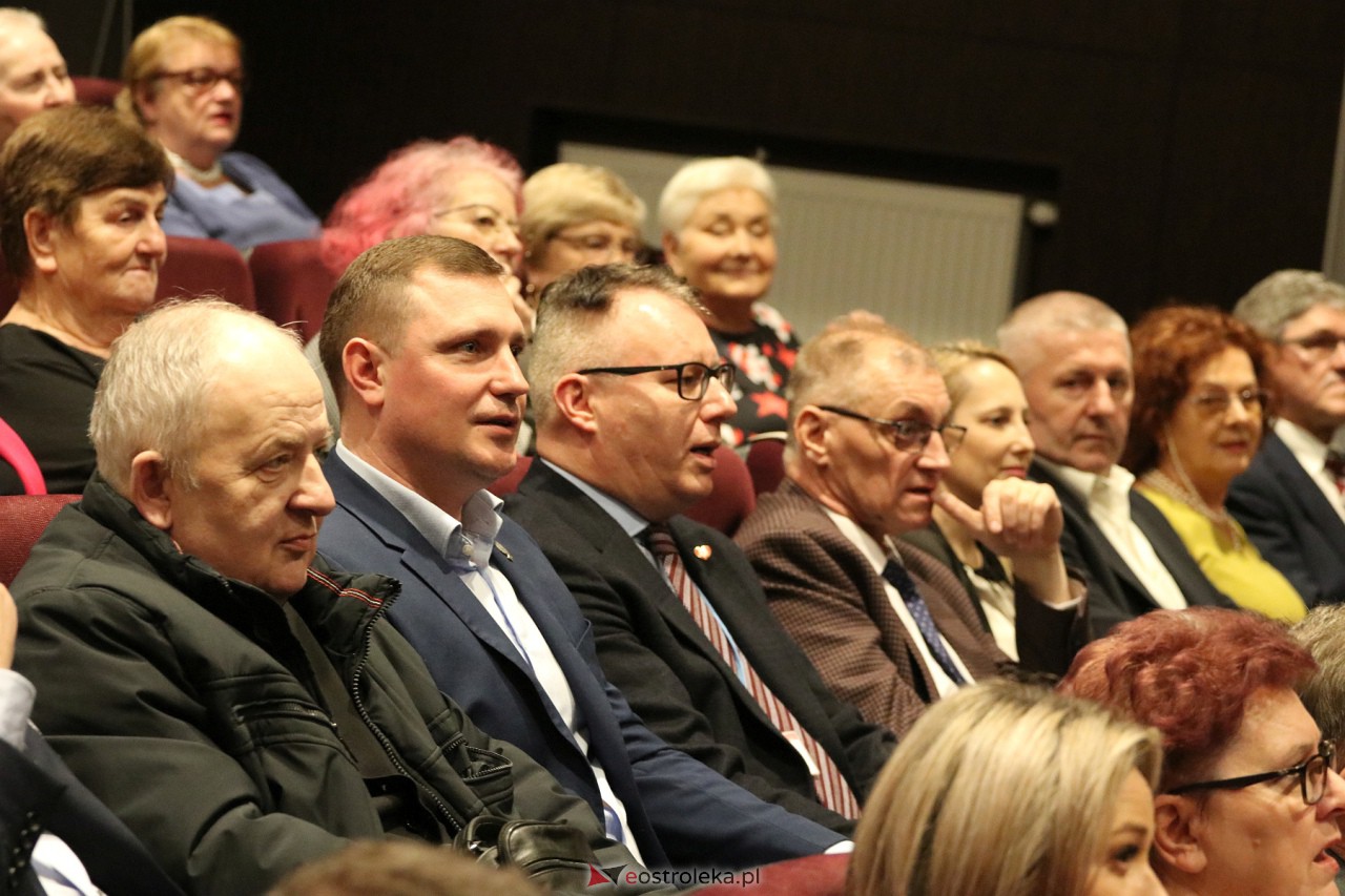 Spotkanie wigilijne Uniwersytetu Trzeciego Wieku [20.12.2023] - zdjęcie #46 - eOstroleka.pl