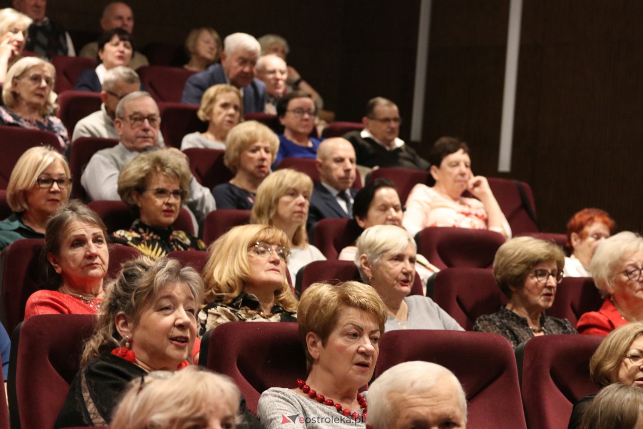 Spotkanie wigilijne Uniwersytetu Trzeciego Wieku [20.12.2023] - zdjęcie #42 - eOstroleka.pl